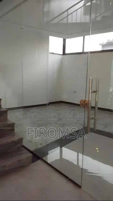 Commerical Shop Ready for Rent