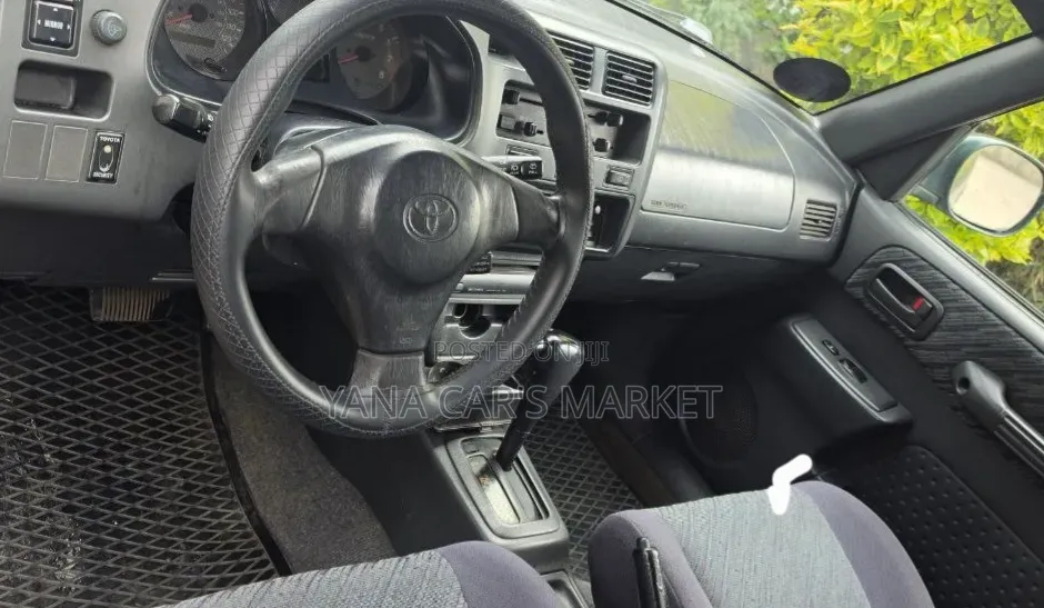 Toyota RAV4 Automatic 2000 Green