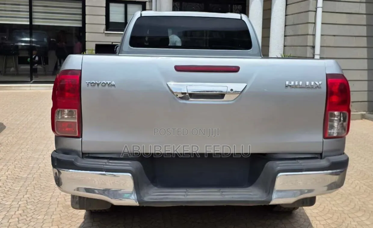 Toyota Hilux 2017 Silver