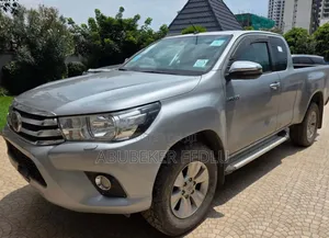 Toyota Hilux 2017 Silver