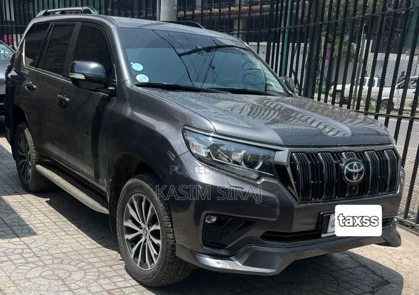Toyota Land Cruiser Prado 2022 Gray