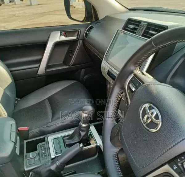 Toyota Land Cruiser Prado 2022 Gray