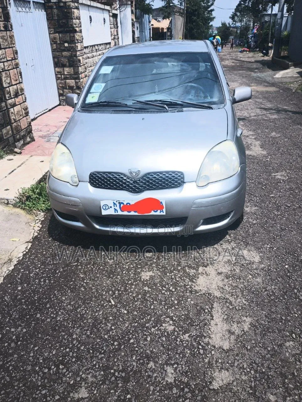 Toyota Vitz 2004 Silver