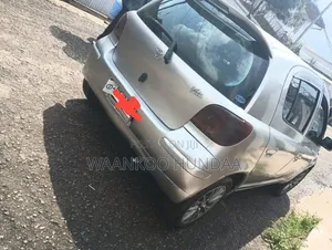 Toyota Vitz 2004 Silver