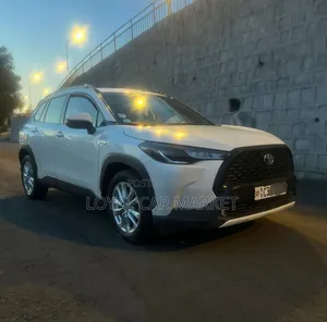 Toyota Corolla Cross Hybrid 2023 White