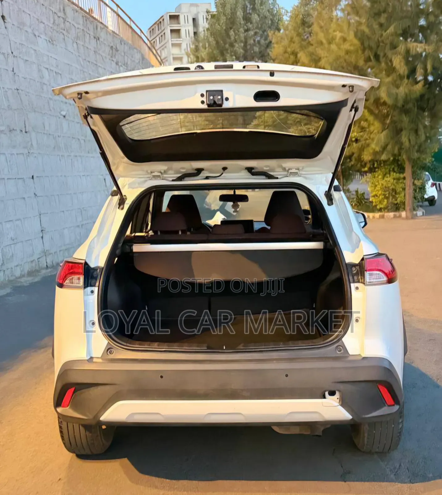 Toyota Corolla Cross Hybrid 2023 White