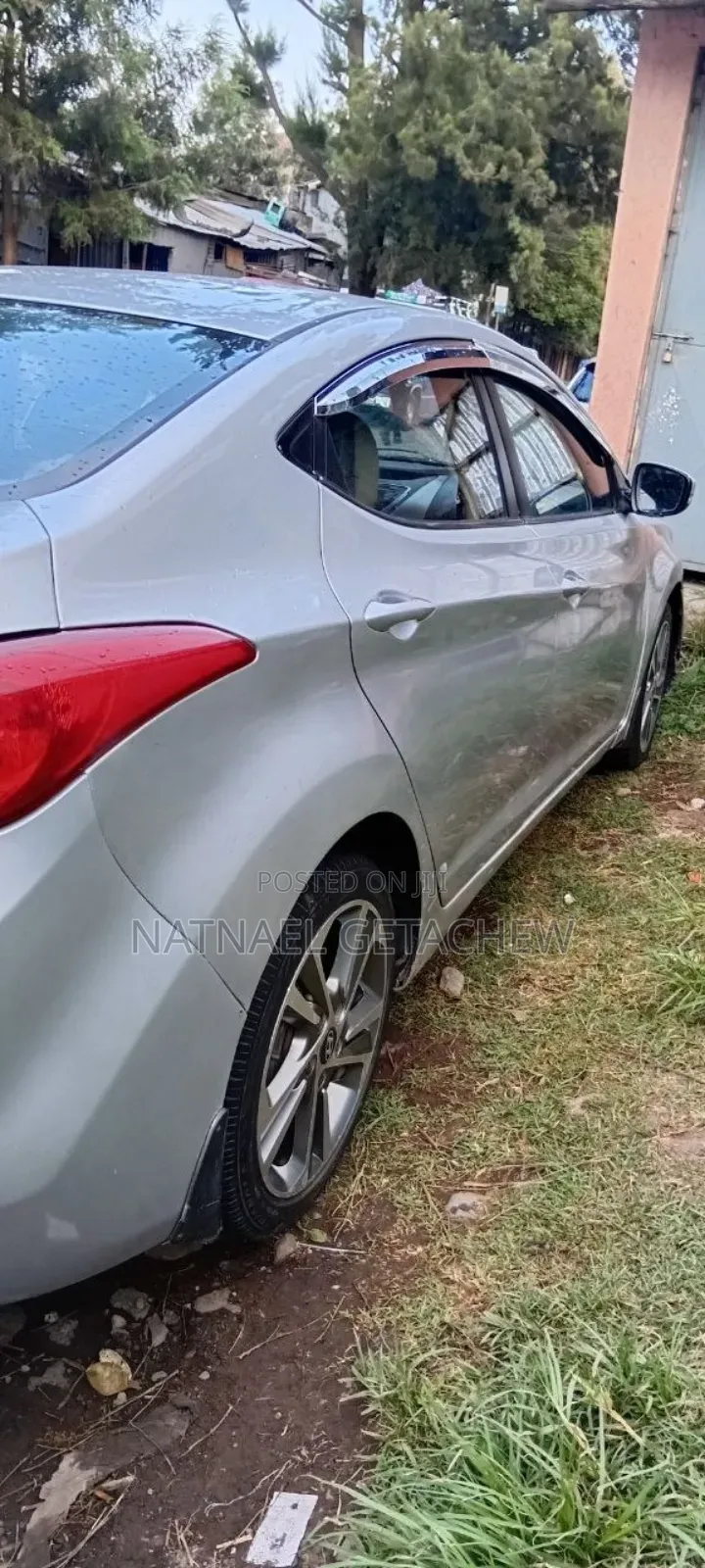 Hyundai Elantra 2013 Silver