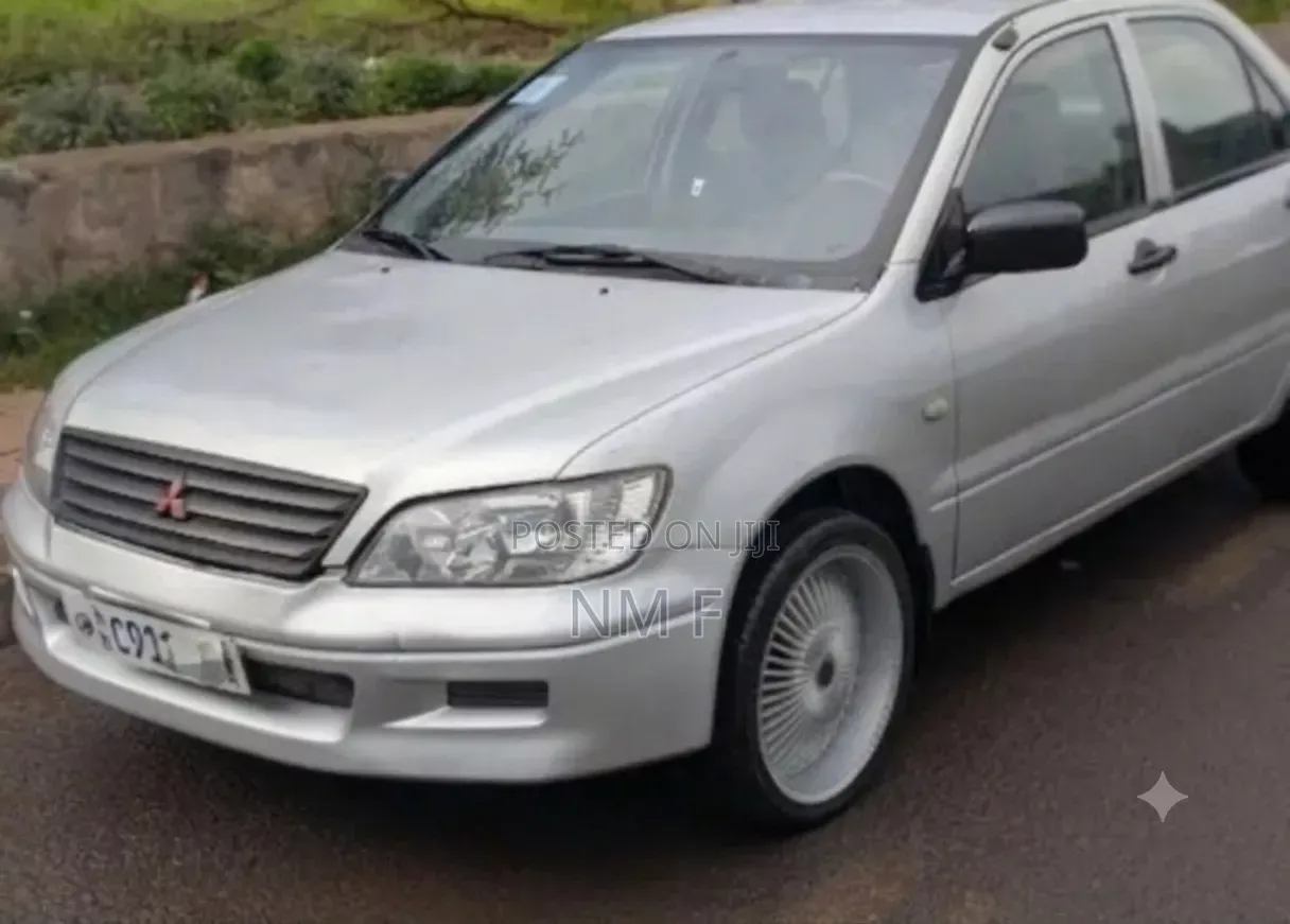 Mitsubishi Lancer 2000 Silver