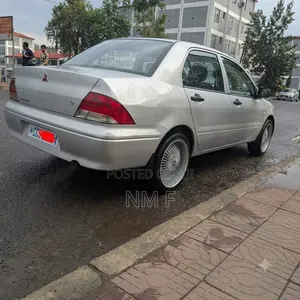 Mitsubishi Lancer 2000 Silver