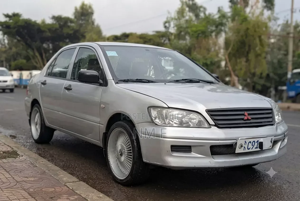 Mitsubishi Lancer 2000 Silver