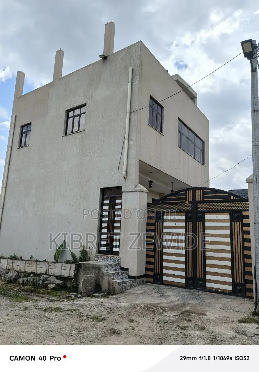 Furnished 8bdrm House in Kibert Zewdie, Yeka for sale