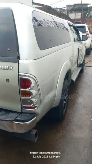 Toyota Hilux 2010 Beige