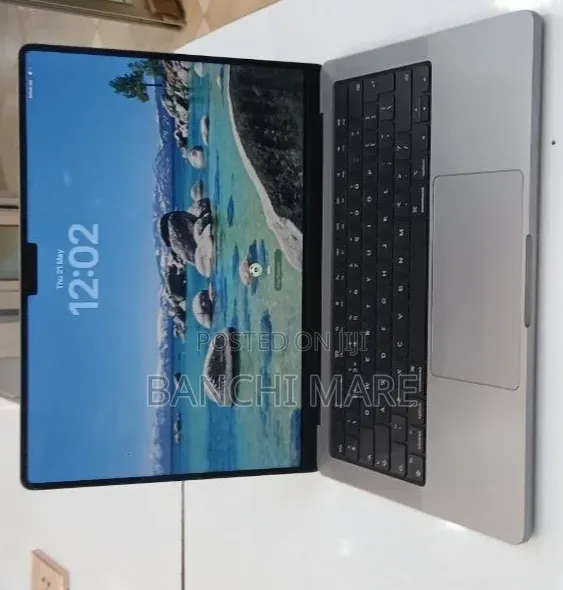 New Laptop Apple MacBook Pro 2021 M1 16GB Apple M1 Pro SSD 512GB