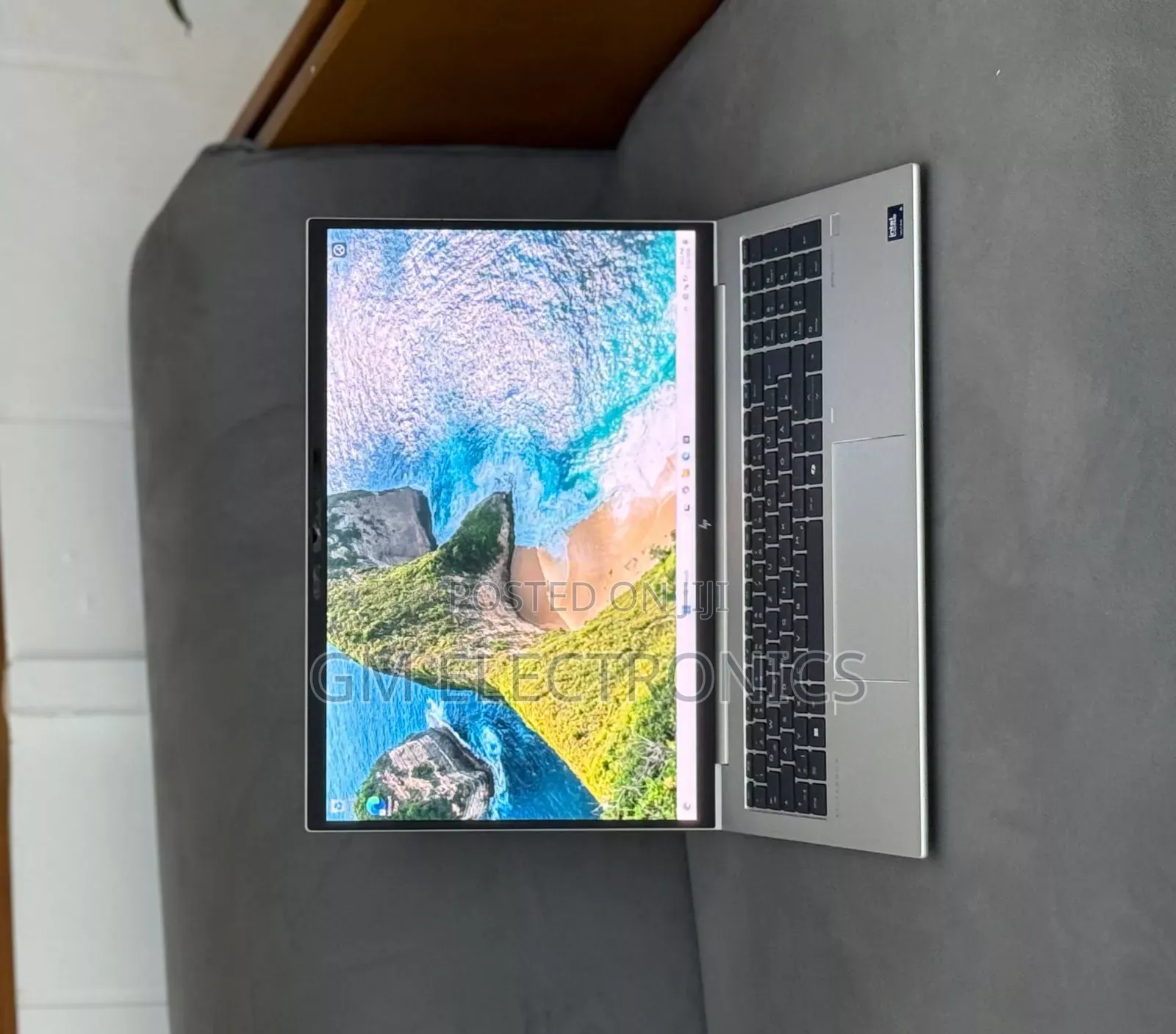 New Laptop HP EliteBook 860 G10 16GB Intel Core Ultra 5 SSD 512GB