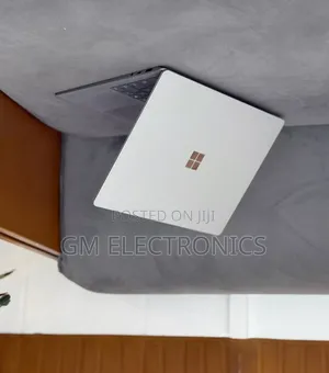 New Laptop Microsoft Surface 16GB Intel Core i7 SSD 512GB