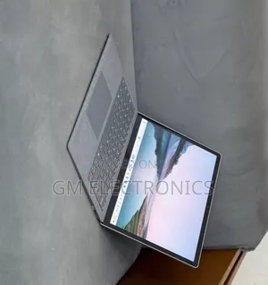 New Laptop Microsoft Surface 16GB Intel Core i7 SSD 512GB