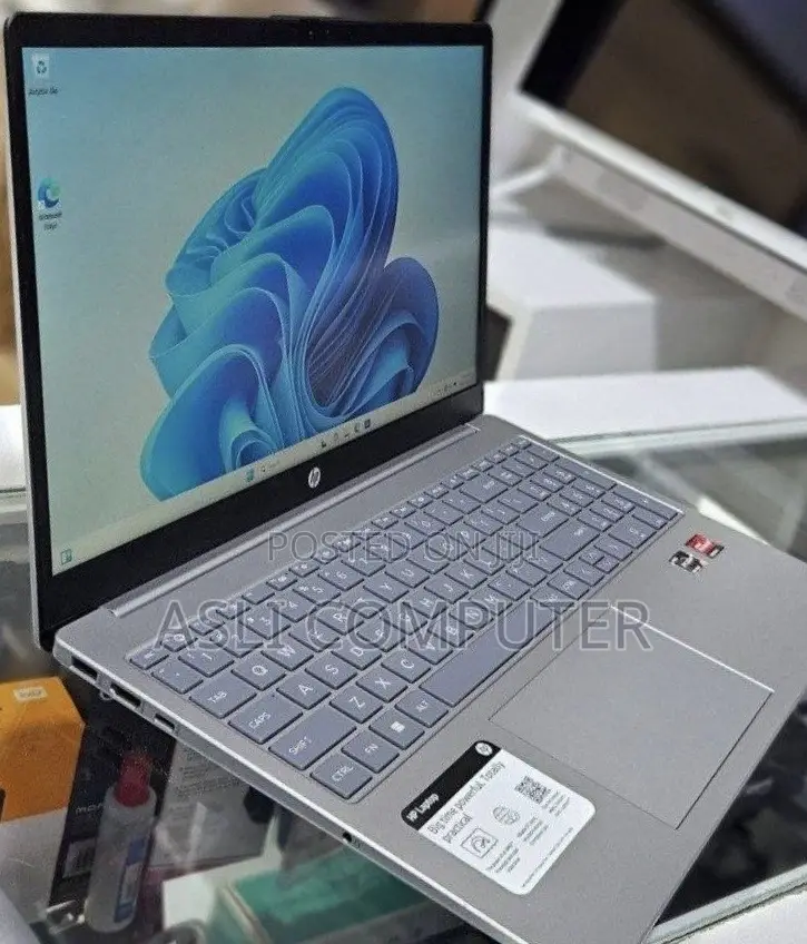 New Laptop HP Stream Notebook 16GB AMD Ryzen 5 SSD 256GB