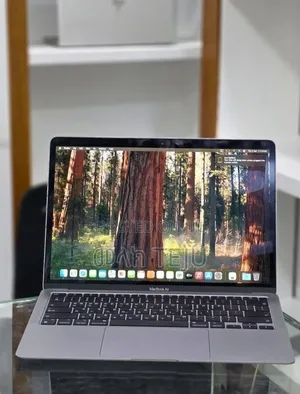 New Laptop Apple MacBook 8GB Apple M1 SSD 256GB