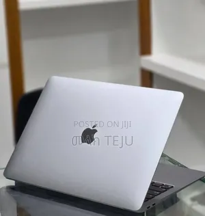 New Laptop Apple MacBook 8GB Apple M1 SSD 256GB