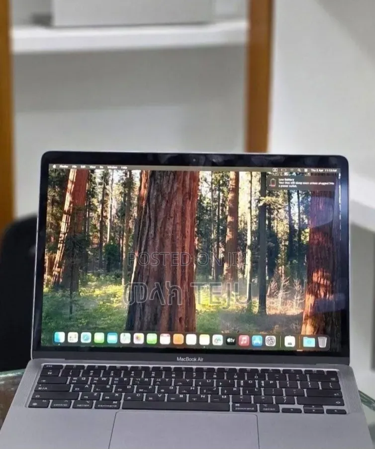 New Laptop Apple MacBook 8GB Apple M1 SSD 256GB