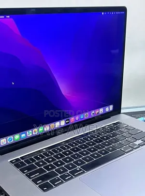 New Laptop Apple MacBook Pro 2019 32GB Intel Core i9 SSD 512GB