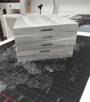 New Laptop Samsung Galaxy Book4 8GB Nvidia SSD 128GB