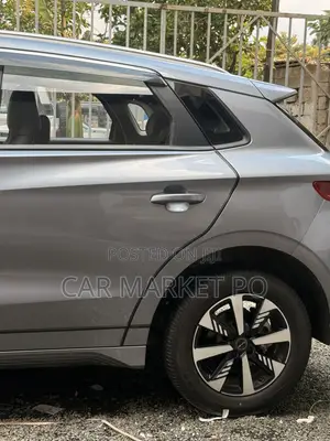 New BYD E2 43 kWh 94 hp FWD 2025 Silver