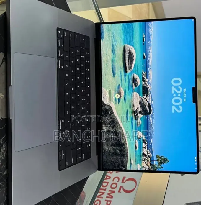 New Laptop Apple MacBook Pro 2021 M1 32GB Apple M1 Pro SSD 512GB