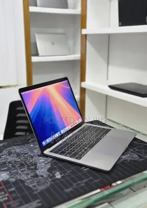 New Laptop Apple MacBook Pro 2019 16GB Intel Core i7 SSD 256GB