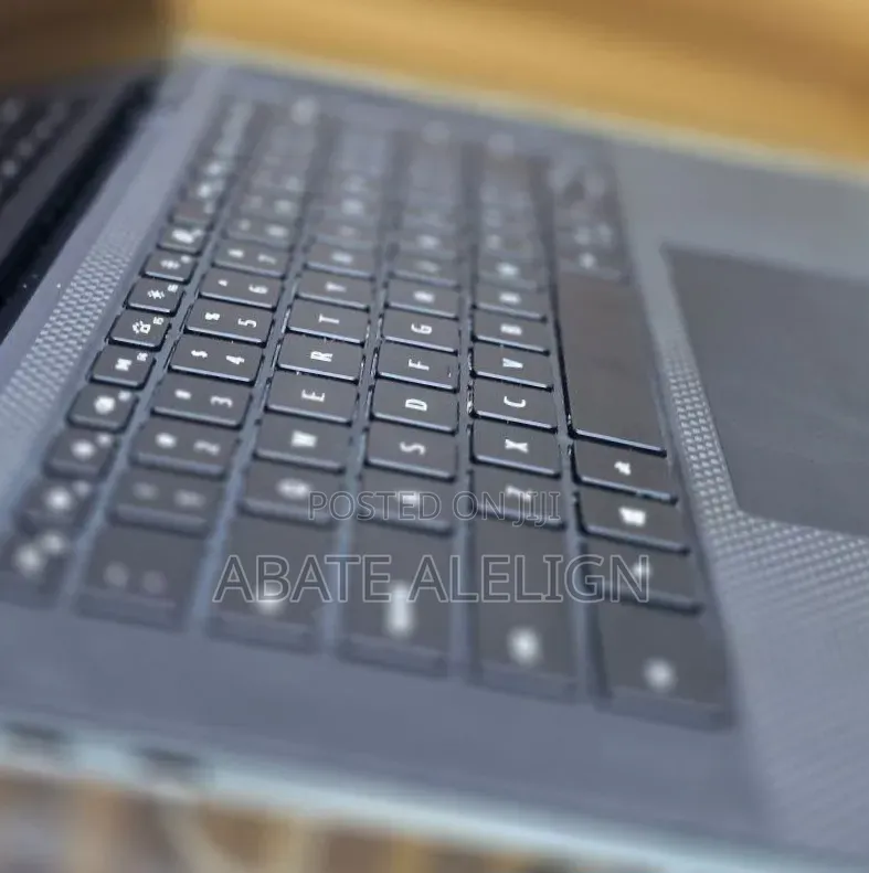 New Laptop Dell XPS 15 16GB Intel Core i7 SSD 512GB