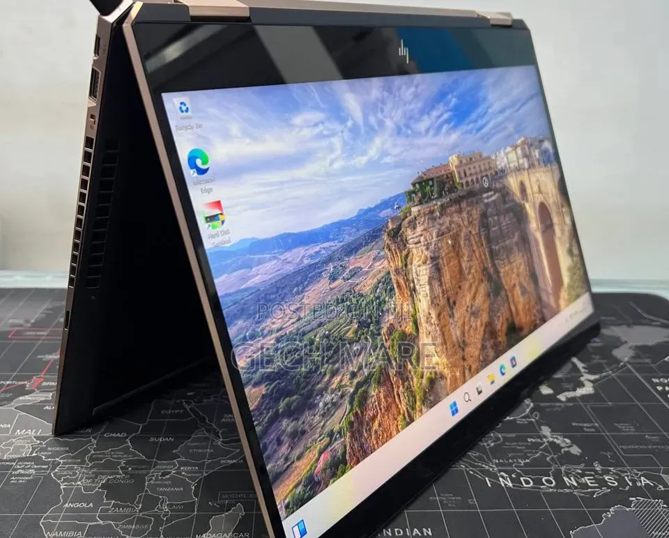 New Laptop HP Spectre 16GB Intel Core i7 SSD 512GB