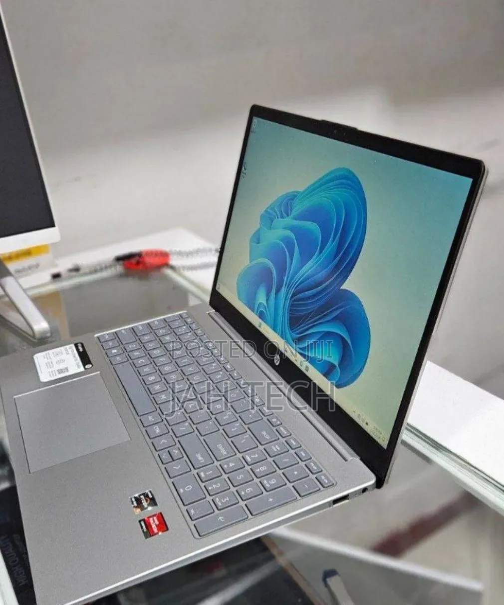 New Laptop HP Stream Notebook 16GB AMD Ryzen 5 SSD 256GB