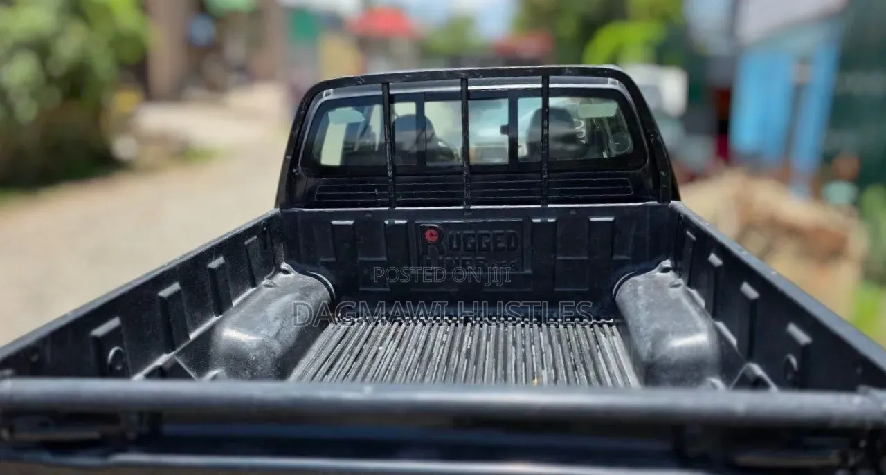 Toyota Hilux 2012 Gray