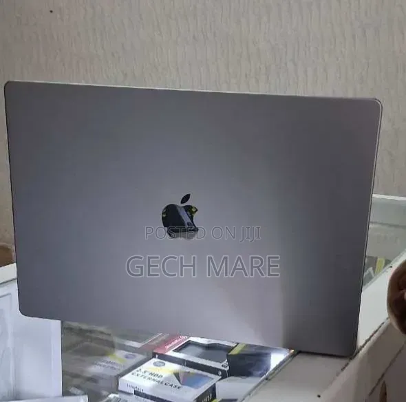 New Laptop Apple MacBook Pro 2020 M1 32GB Intel SSD 1T