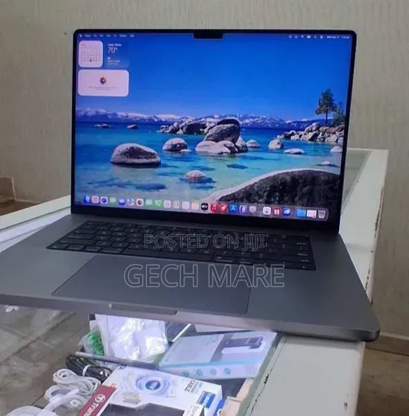 New Laptop Apple MacBook Pro 2020 M1 32GB Intel SSD 1T