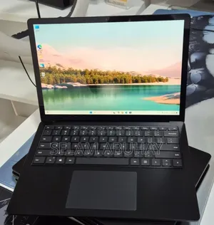 New Laptop Microsoft Surface 16GB Intel Core i5 SSD 256GB