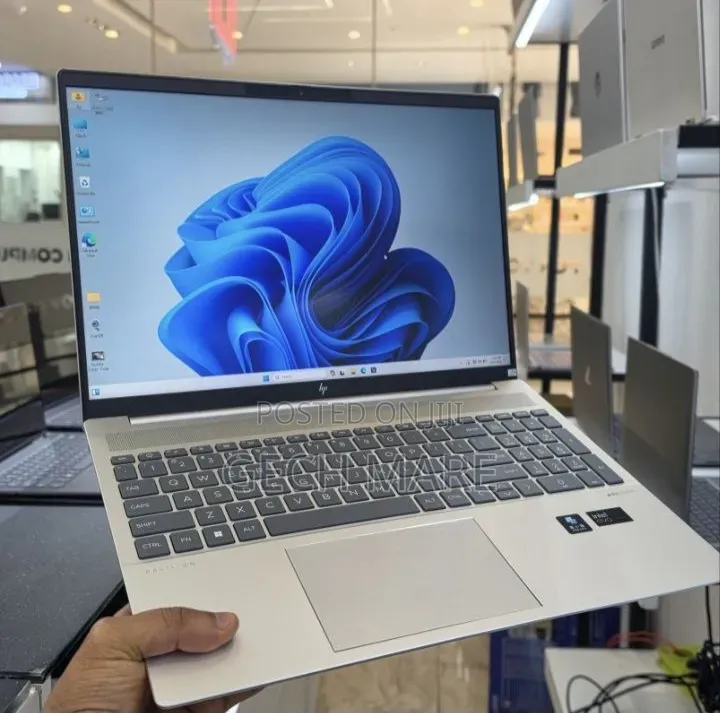 New Laptop HP Pavilion 15 16GB Intel Core Ultra 7 SSD 1T