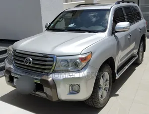 Toyota Land Cruiser 2015 Silver