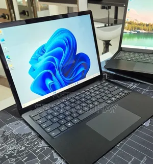 New Laptop Microsoft Surface 16GB Intel Core i7 SSD 256GB