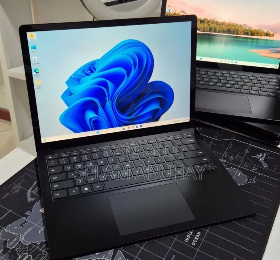 New Laptop Microsoft Surface 16GB Intel Core i7 SSD 256GB