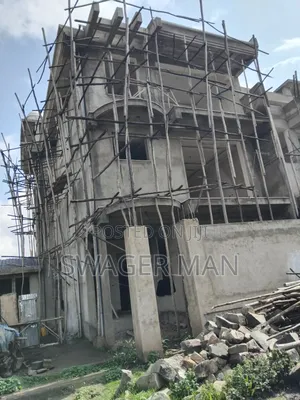 8bdrm Townhouse/Terrace in Tafo, Yeka for sale
