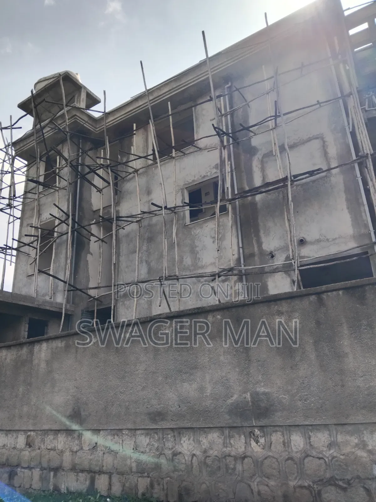 8bdrm Townhouse/Terrace in Tafo, Yeka for sale