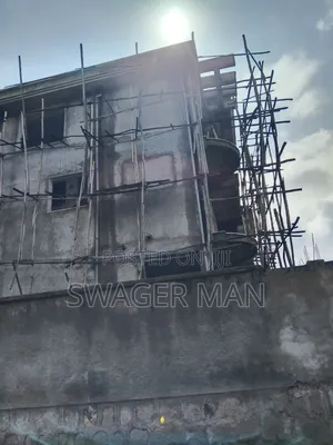 8bdrm Townhouse/Terrace in Tafo, Yeka for sale