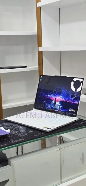 New Laptop Lenovo Legion 7 32GB Intel Core Ultra 7 SSD 1T