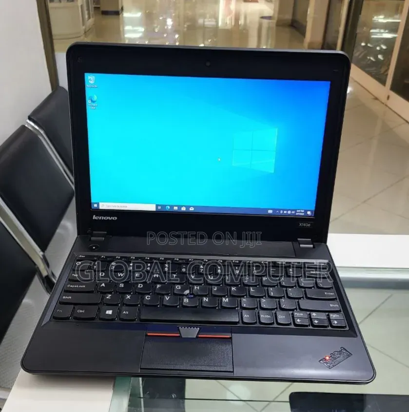 New Laptop Lenovo ThinkPad X131e 4GB Intel Pentium SSD 320GB