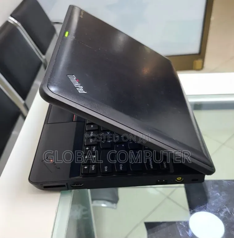 New Laptop Lenovo ThinkPad X131e 4GB Intel Pentium SSD 320GB