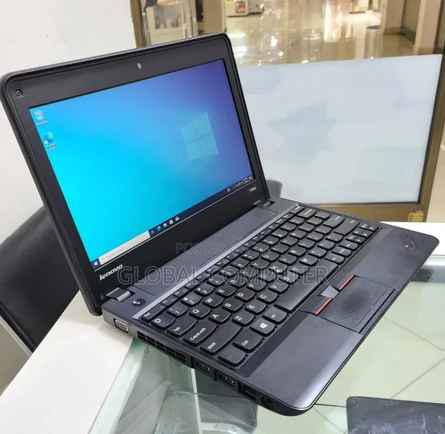 New Laptop Lenovo ThinkPad X131e 4GB Intel Pentium SSD 320GB