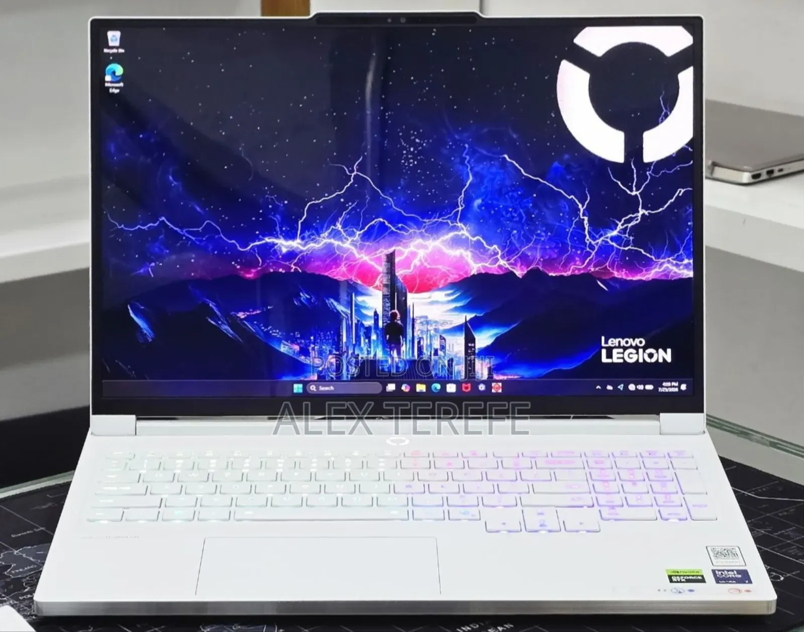 New Laptop Lenovo Legion 7 32GB Intel Core Ultra 7 SSD 1T
