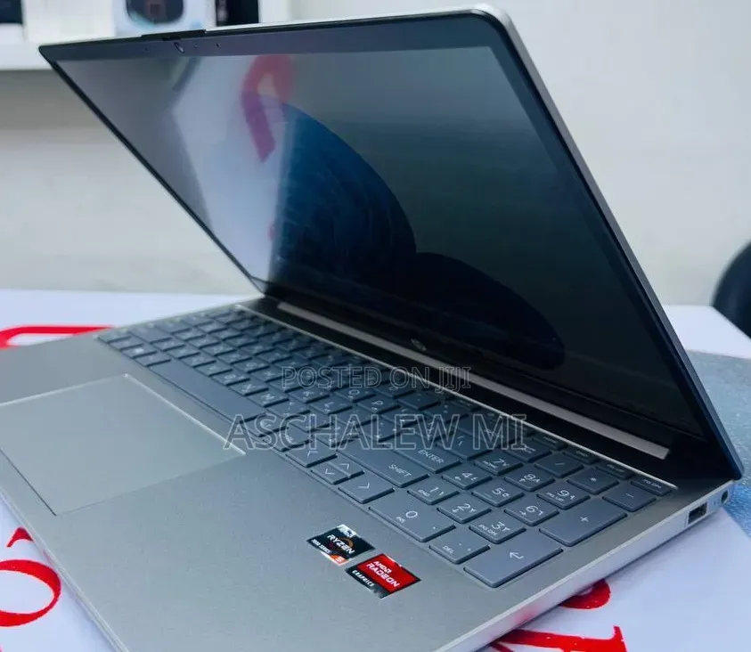 New Laptop HP Stream Notebook 8GB AMD Ryzen 5 SSD 512GB