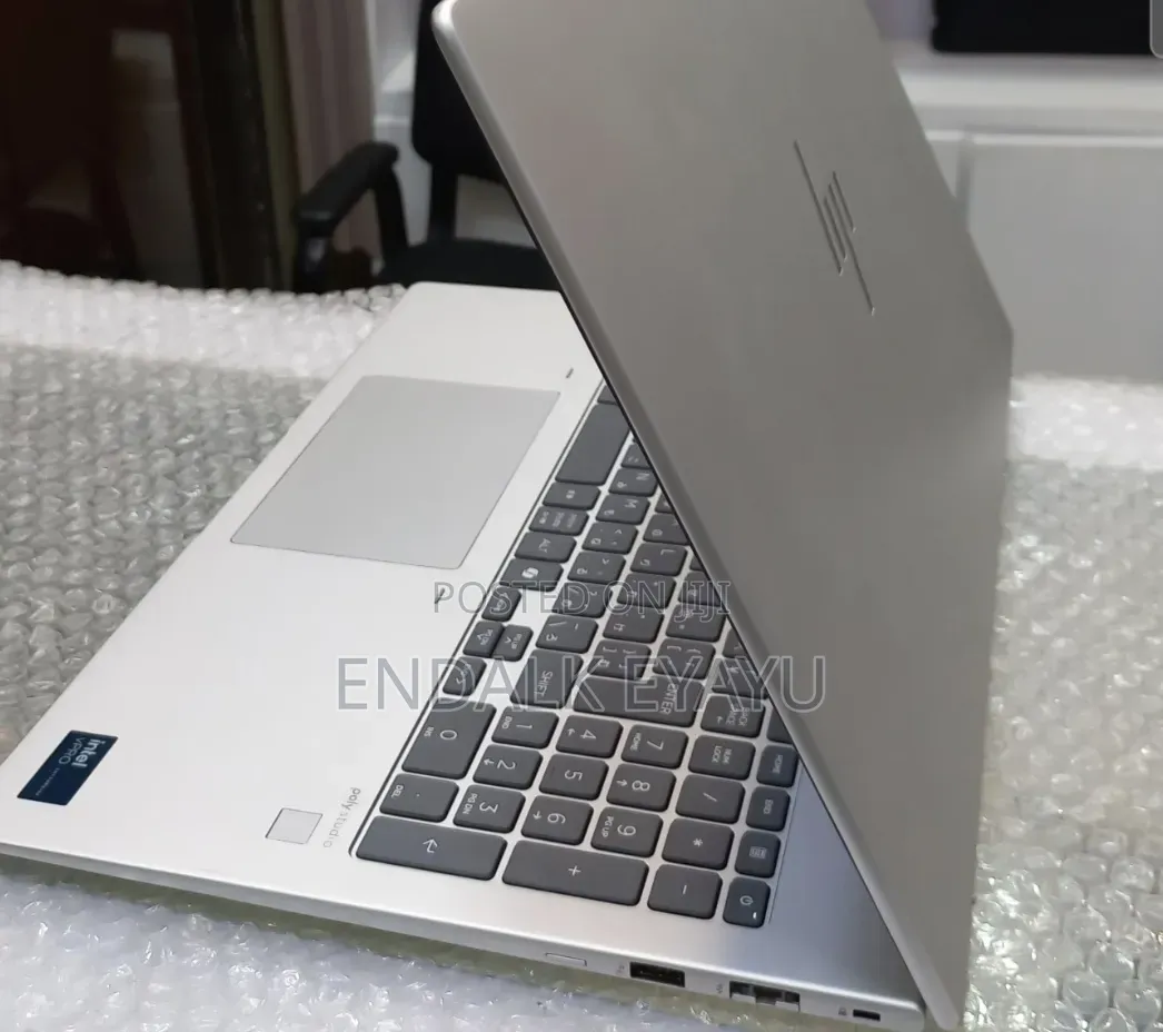 New Laptop HP EliteBook 640 G11 16GB Intel Core Ultra 7 SSD 512GB